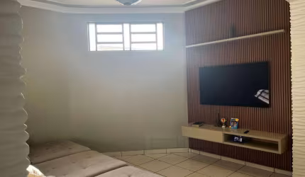 Otima casa em ponto comercial na Vila Virginia