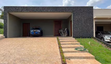 Casa no Condominio San Tiago com 3 Suites