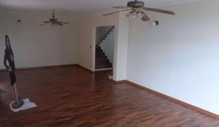 Sobrado com aptidao comercial no Jardim Sao Luiz