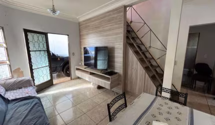 Excelente casa com comercio no Parque dos Pinus