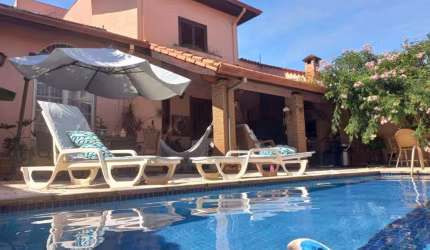Casa com 4 quartos ao lado da Fiusa