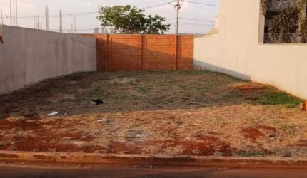 Terreno com 262 m2 no Cond Valencia