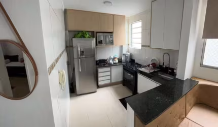 Apto duplex na Av Caramuru