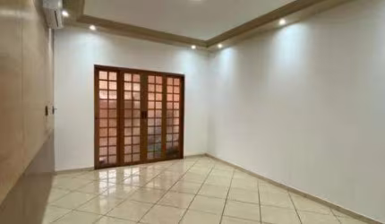 Casa ampla com quintal em Bonfim