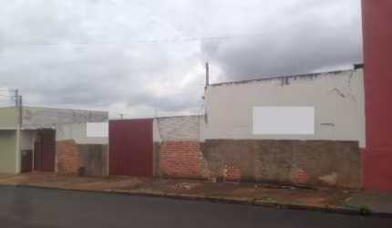 Terreno com sobrado