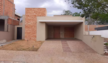 Casa no Cond Vista Bella