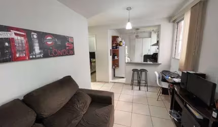 Apto na Av Caramuru com 2 dorm