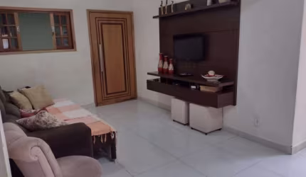Casa com 3 dorm no Jd Arlindo Laguna