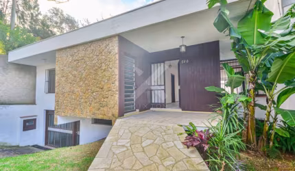 Casa comercial para alugar na Rua Carlos Huber, 580, Três Figueiras, Porto Alegre por R$ 14.500
