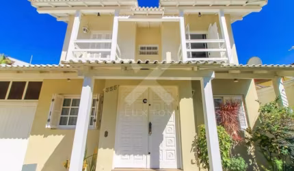 Casa com 4 quartos à venda na Avenida José Gertum, 355, Chácara das Pedras, Porto Alegre por R$ 2.300.000