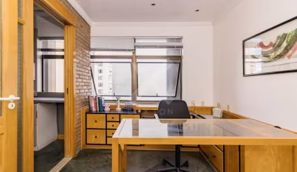 Sala comercial para alugar na Praça Júlio de Castilhos, 20, Independência, Porto Alegre por R$ 1.950