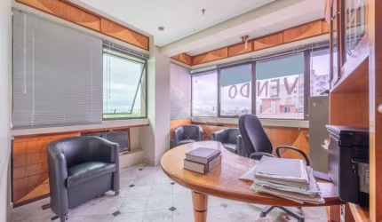 Sala comercial à venda na Rua General João Telles, 524, Bom Fim, Porto Alegre por R$ 295.000