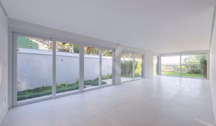 Apartamento com 3 quartos para alugar na Dr. Possidonio da Cunha, 165, Vila Assunção, Porto Alegre por R$ 16.000