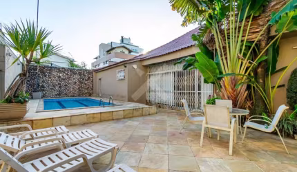 Casa com 5 quartos à venda na Travessa Colônia, 55, Jardim Lindóia, Porto Alegre por R$ 1.990.000