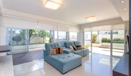 Apartamento com 3 quartos para alugar na Rua Faria Santos, 395, Petrópolis, Porto Alegre por R$ 5.200