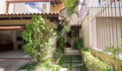 Casa com 4 quartos à venda na Rua Coronel Paulino Teixeira, 327, Rio Branco, Porto Alegre por R$ 1.600.000