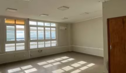 Sala comercial à venda na Largo Visconde do Cairu, 12, Centro, Porto Alegre por R$ 555.000