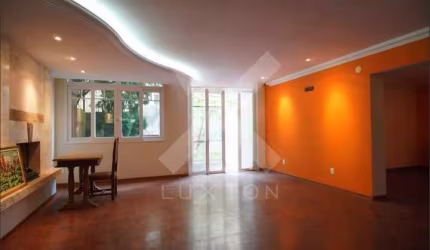 Casa com 6 quartos à venda na Avenida General Barreto Viana, 793, Chácara das Pedras, Porto Alegre por R$ 3.200.000