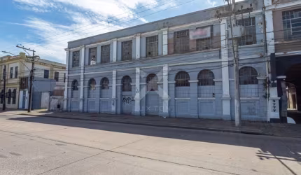 Barracão / Galpão / Depósito para alugar na Rua Voluntários da Pátria, 3811, Floresta, Porto Alegre por R$ 15.000