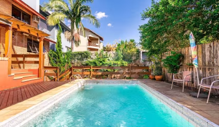 Casa com 4 quartos à venda na Gen Barreto Viana, 1024, Chácara das Pedras, Porto Alegre por R$ 2.180.000