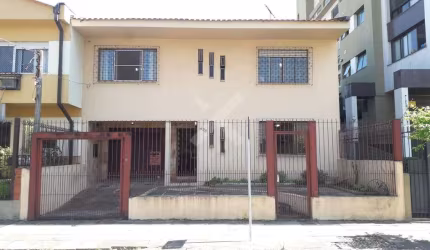 Casa com 3 quartos à venda na Rua Atanásio Belmonte, 498, Passo da Areia, Porto Alegre por R$ 1.100.000