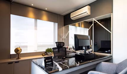 Sala comercial à venda na Avenida Borges de Medeiros, 2500, Praia de Belas, Porto Alegre por R$ 1.600.000