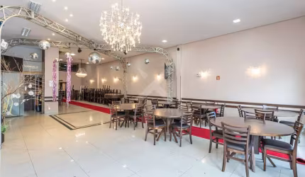 Casa comercial para alugar na Avenida Saturnino de Brito, 425, Vila Jardim, Porto Alegre por R$ 20.000