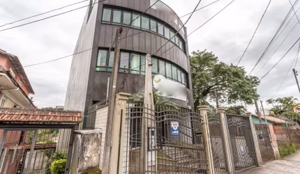 Prédio para alugar na Avenida Nonoai, 31, Teresópolis, Porto Alegre por R$ 30.000