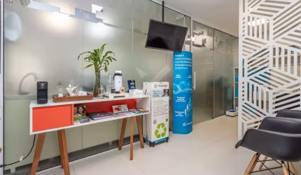 Sala comercial à venda na Rua Eudoro Berlink, 646, Auxiliadora, Porto Alegre por R$ 398.000