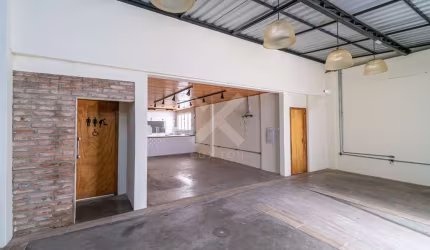 Casa comercial para alugar na Rua São Luís, 663, Santana, Porto Alegre por R$ 5.790