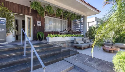 Casa comercial para alugar na Rua Dom Pedro II, 1010, Higienópolis, Porto Alegre por R$ 30.000
