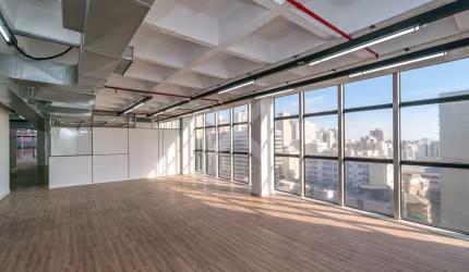 Sala comercial para alugar na Rua dos Andradas, 1001, Centro Histórico, Porto Alegre por R$ 7.500