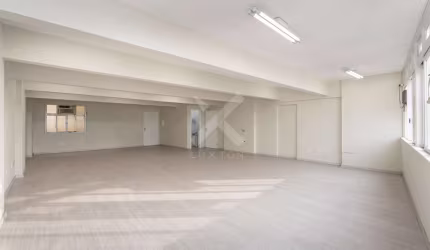 Sala comercial à venda na Praça Osvaldo Cruz, 15, Centro Histórico, Porto Alegre por R$ 465.000