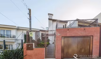 Casa com 3 quartos à venda na Rua Monte Alverne, 56, Chácara das Pedras, Porto Alegre por R$ 850.000