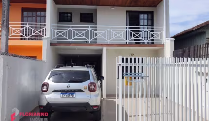 Sobrado com 3 quartos, 169 m², à venda por R$ 699.000 São Pedro - São José dos Pinhais/PR