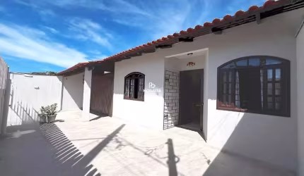Casa Com Dois Quartos Sendo Uma Suite no Bairro Brejatuba