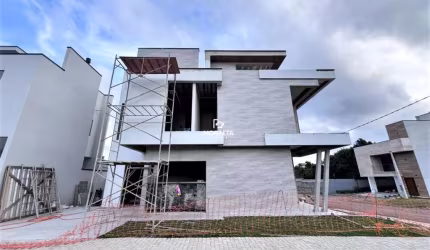 Sobrado em Condomínio Fechado Com 03 Quartos Sendo Uma Suite Master