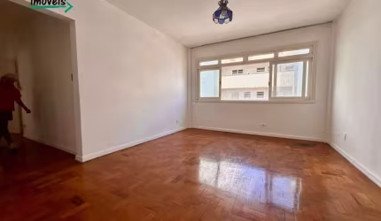 Edifício Caravelle - Apartamento 134m², pé na areia, 2 vagas de garagem.