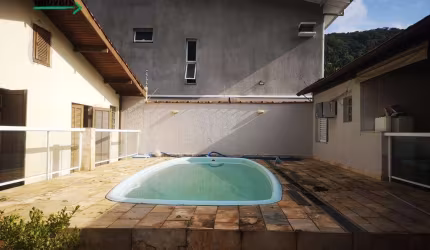 Casa em Guaiúba, Guarujá/SP