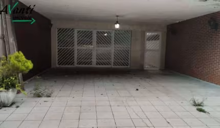Comercial ou Residencial | Ampla casa com piscina na Ponta da Praia !