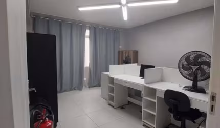 Excelente Sala Comercial no Centro de Santos - Localização Privilegiada!