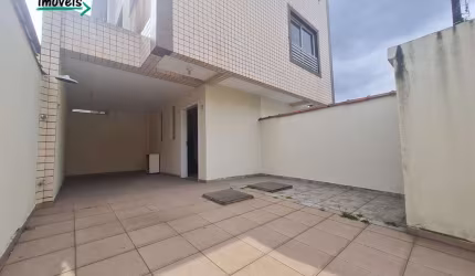 Sobrado Triplex Recém Construído – Bairro do Macuco, 2 Suítes, 2 Vagas de Garagem, Quintal e Muito Mais!