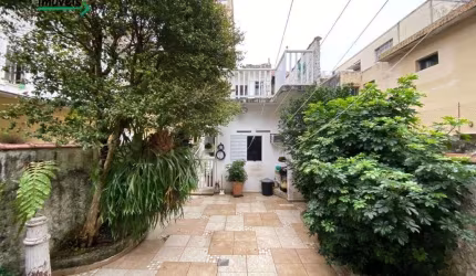 Casa Sobrado à Venda no Gonzaga, Santos | 4 Quartos  | 2 suítes | 4 Banheiros, Garagem