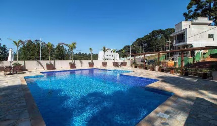 CASA NOVA COM 3 SUÍTES .