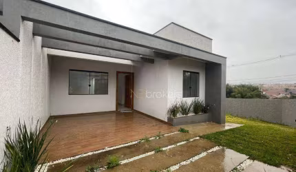 CASA DE ESQUINA DE 48m² EM LOCALIZAÇÃO VIBRANTE!