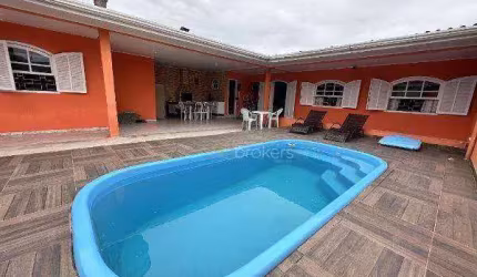 COM 6 DORMITÓRIOS, PISCINA E ÁREA GOURMET!