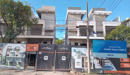 CASA  DE ALTO PADRAO COM 3 SUÍTES