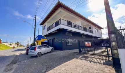 PRÉDIO COM LOJA E APARTAMENTOS
