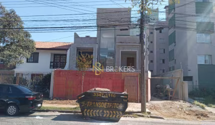 SOBRADO DE ALTO PADRÃO EM FASE DE ACABAMENTO