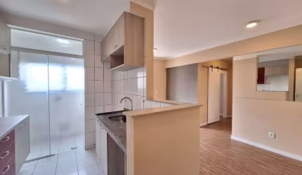 Apartamento para locação na Vila Andrade, São Paulo-SP: 2 quartos, 2 salas, 1 banheiro, 1 vaga de garagem, 51m² de área.